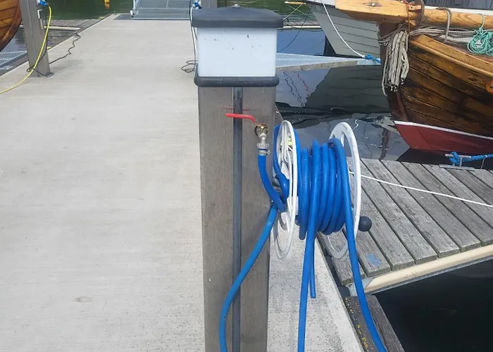 Jacht W Marinie Botel *