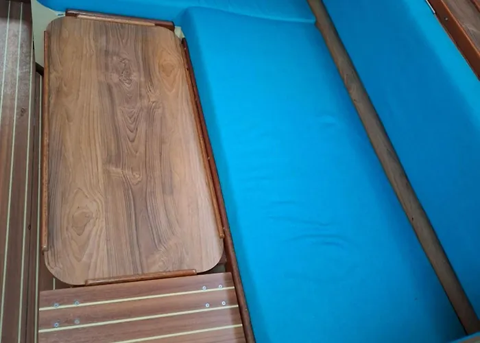 Jacht W Marinie Botel Jastarnia